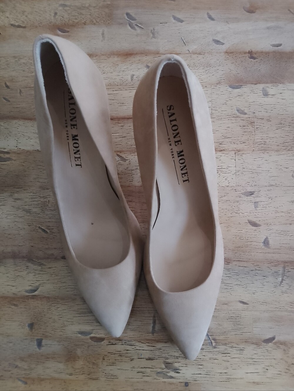 Salone Monet Women's Beige Pointed-Toe Pumps